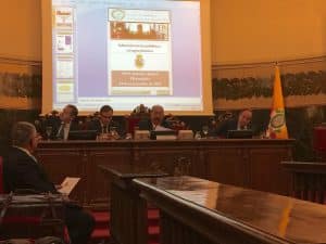 Administración pública y cirugía plástica